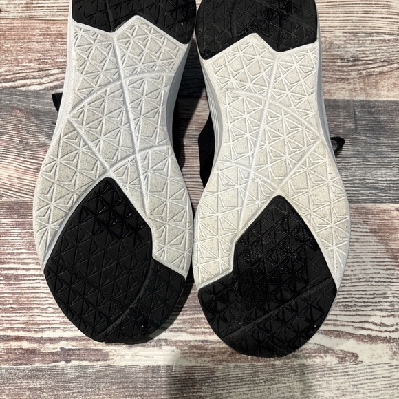 Puma Better Foam slip on shoes. Black with whitete. Women’s Sz 10 - Picture 5 of 7